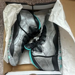 Statue of Liberty Jordan 10 for my New Yorkers! Exclusive ! Excellent condition